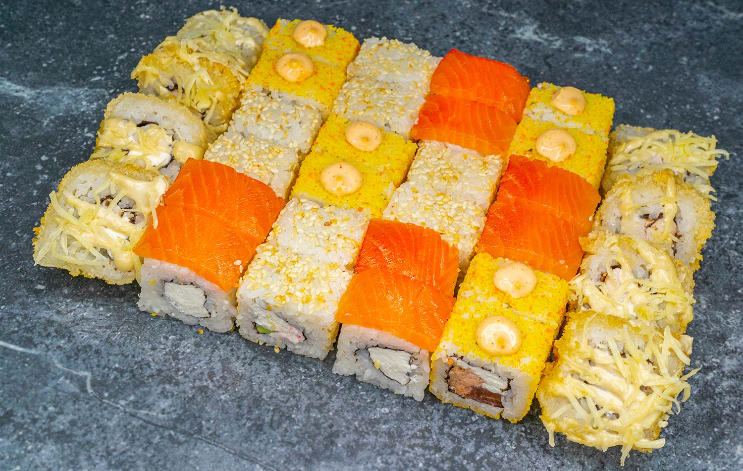 Сет Техас(4) 1кг Филадельфия мини, цезарь темпура, акито, сливочный краб.